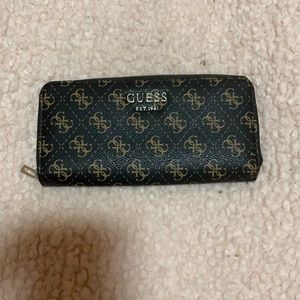 Guess Wallet, barely used